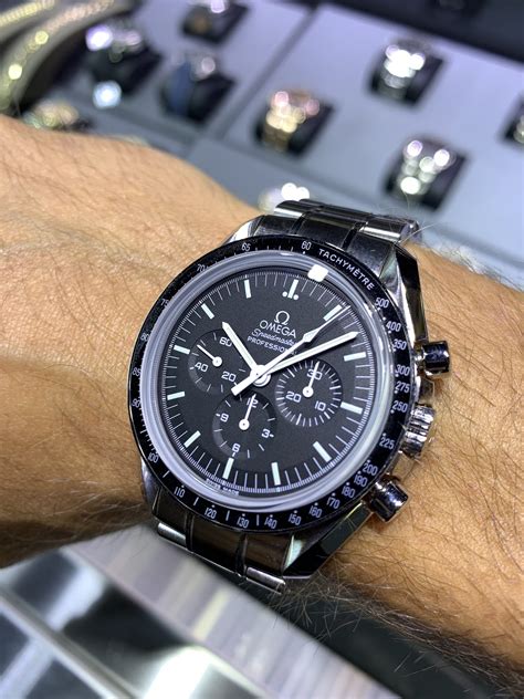 omega speedmaster moonwatch reviews